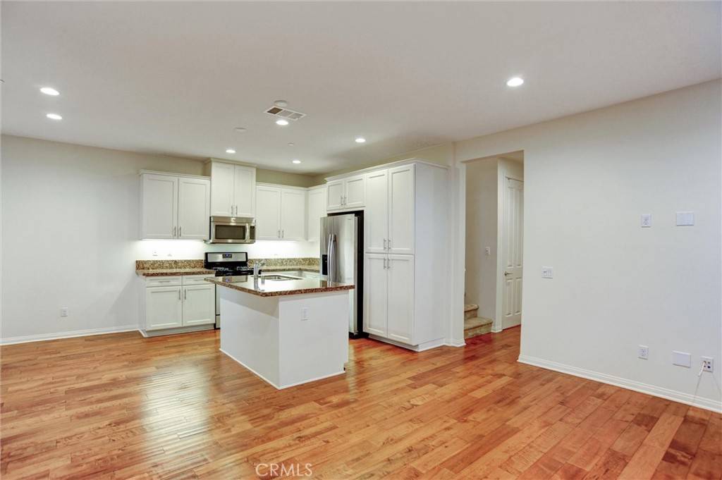 Azusa, CA 91702,904 N Primrose LN #F