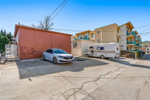 Los Angeles, CA 90032,4665 Huntington DR N