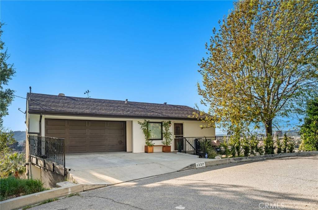 Glendale, CA 91205,1227 Corona DR