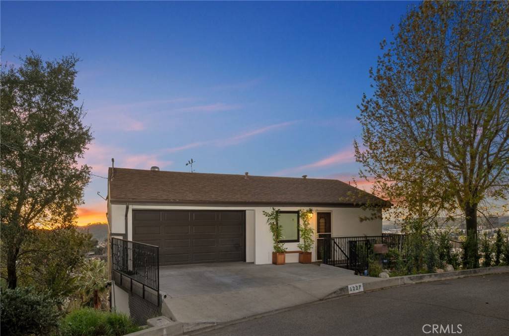 1227 Corona DR,  Glendale,  CA 91205