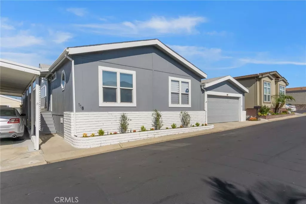 Laguna Hills, CA 92653,23301 Ridge Route DR #118