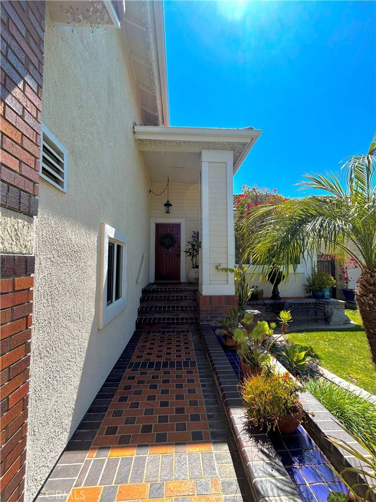 Corona, CA 92878,891 Hedges DR