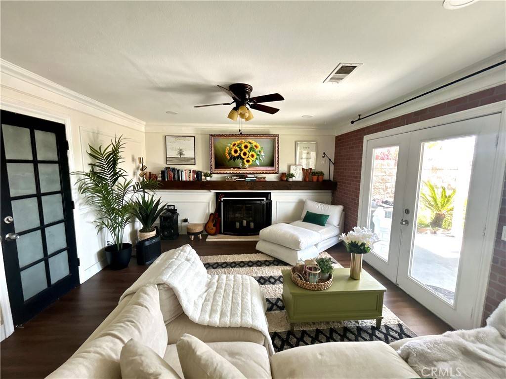 Corona, CA 92878,891 Hedges DR