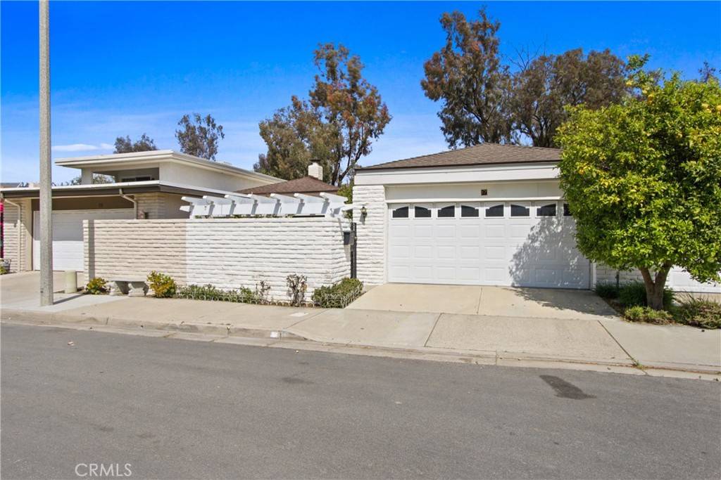 Irvine, CA 92612,17 Brisbane WAY