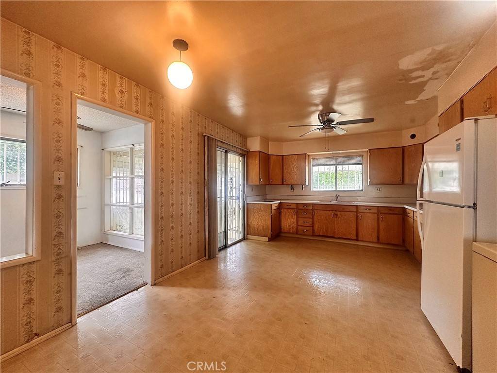 Panorama City, CA 91402,8651 Katherine AVE
