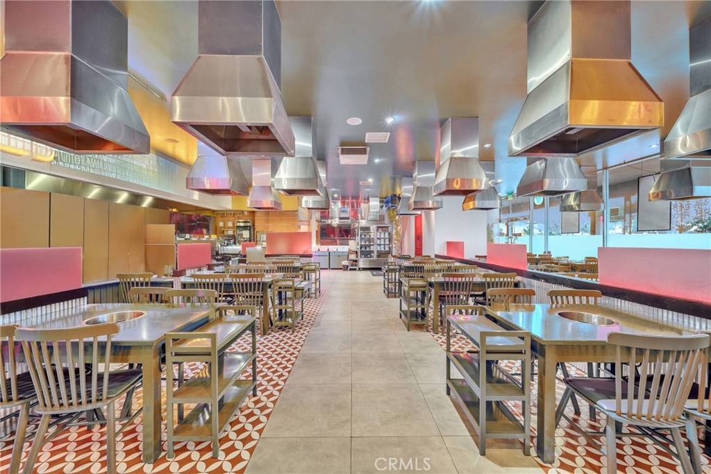 AVE, Tustin, CA 92780