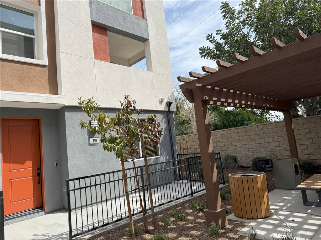 Santa Ana, CA 92705,1816 E 1ST ST ##450