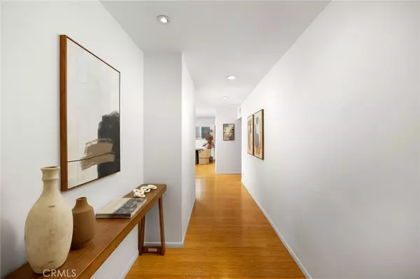 Los Angeles, CA 90020,358 S Gramercy PL #306