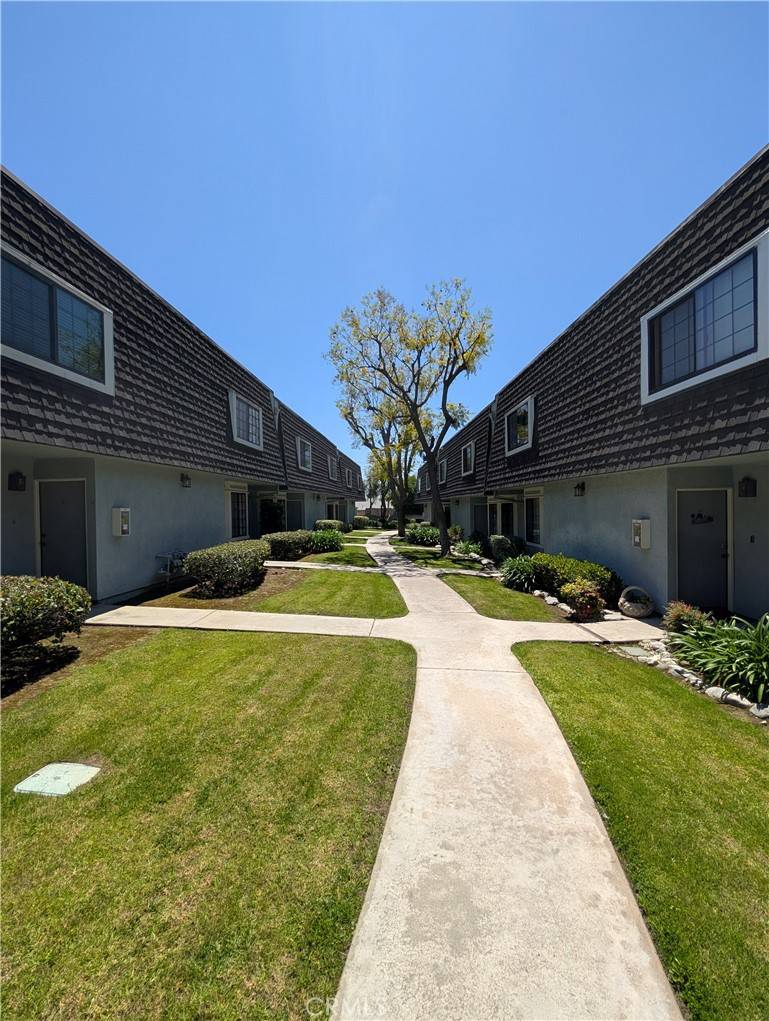 Duarte, CA 91010,2620 Huntington DR #G