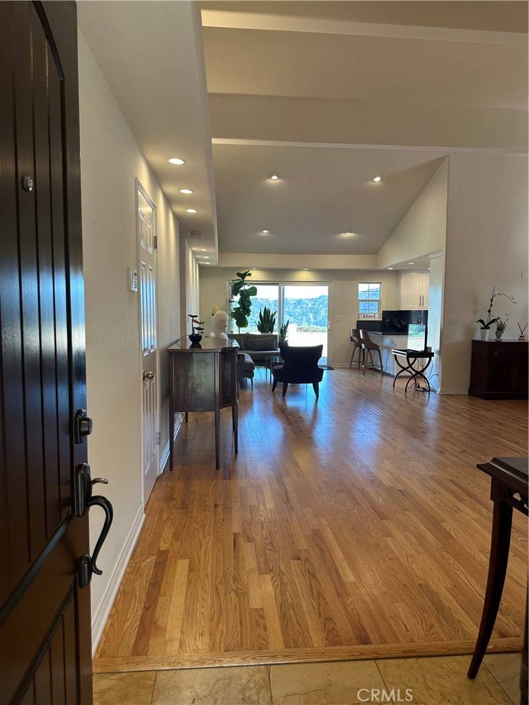 Glendale, CA 91206,3160 Kirkham DR