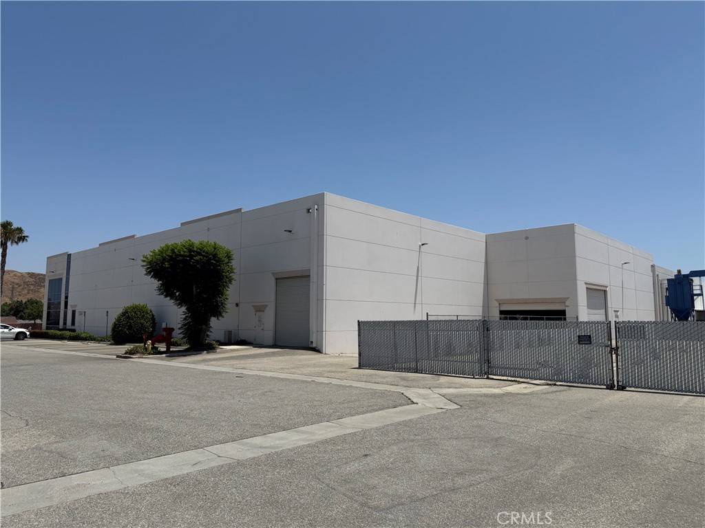 Jurupa Valley, CA 91752,3351 Grapevine ST #B