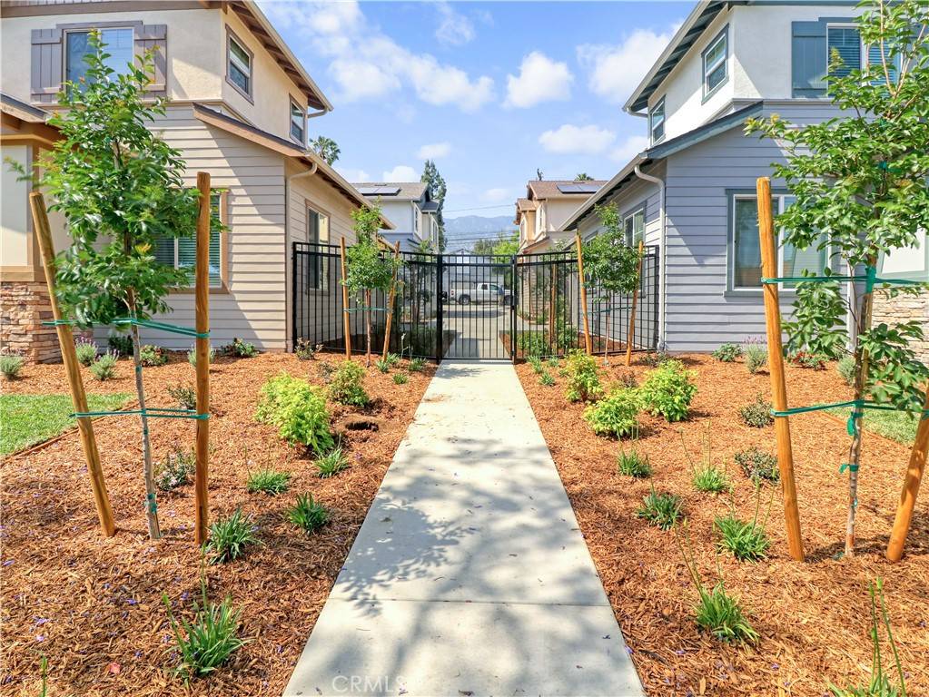 Monrovia, CA 91016,613 E Walnut AVE