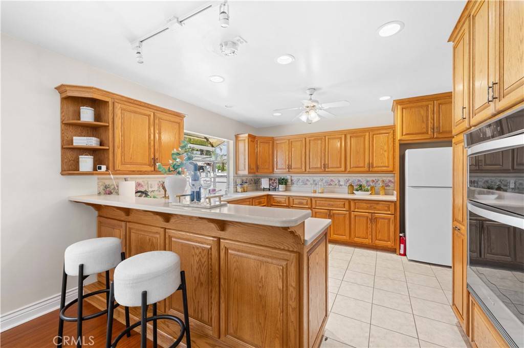 Northridge, CA 91324,18633 Gledhill Street