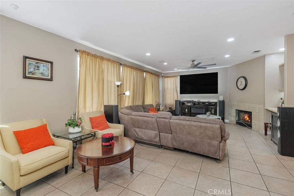 Fontana, CA 92336,15691 Cherry Leaf LN