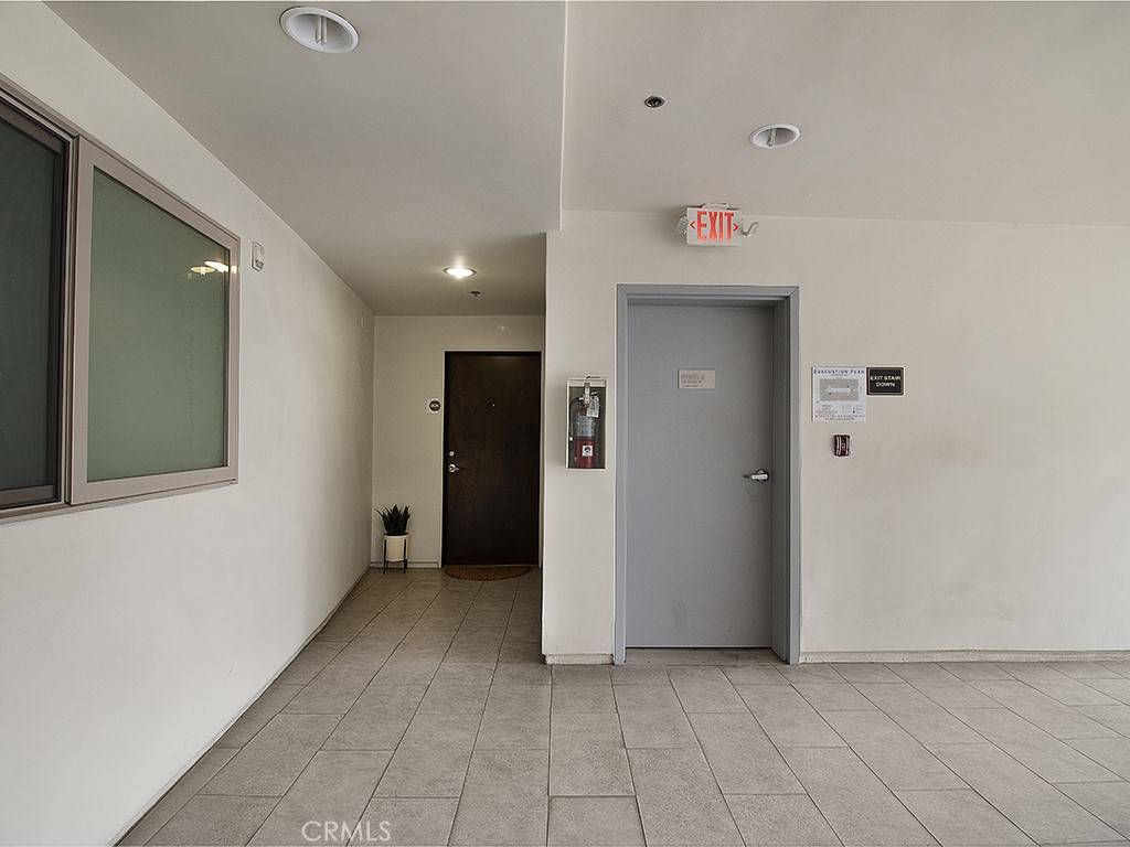 North Hollywood, CA 91601,5016 Bakman AVE #304