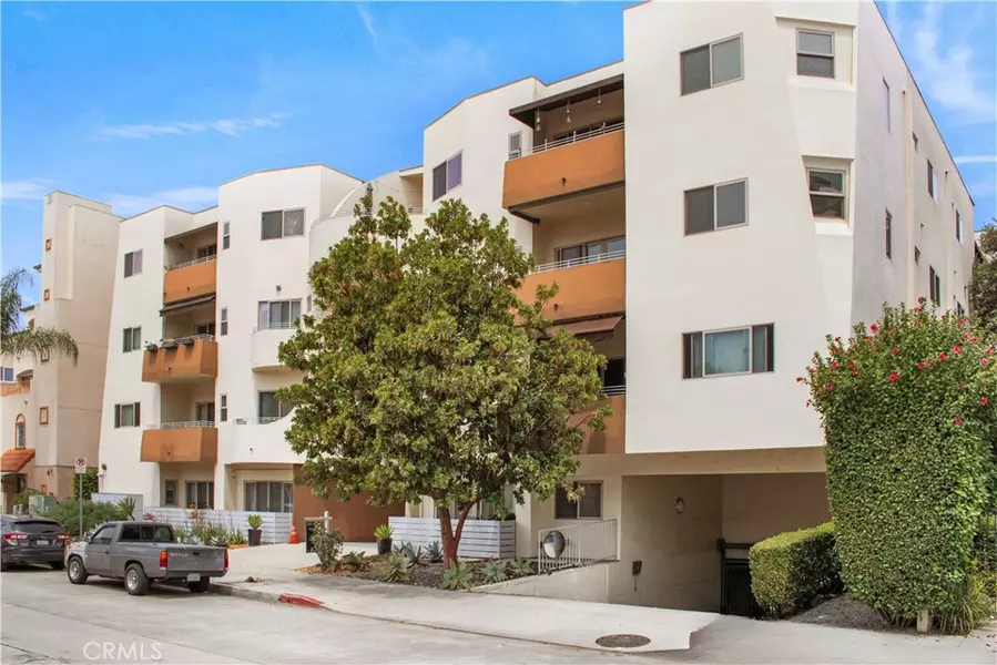 5016 Bakman AVE #304, North Hollywood, CA 91601