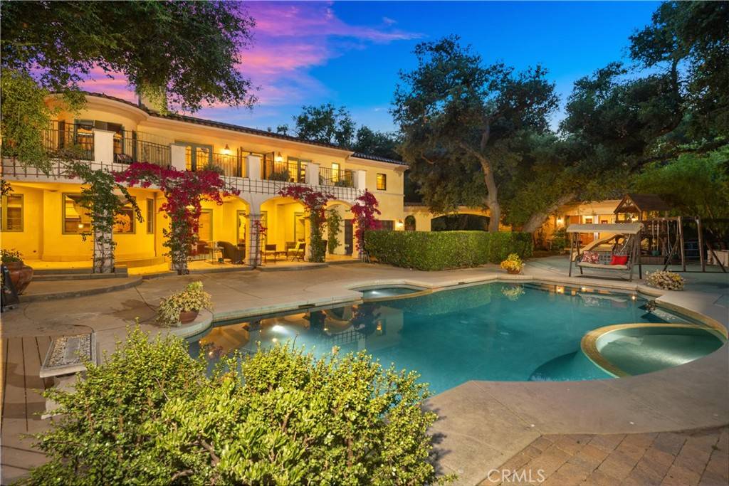 La Canada Flintridge, CA 91011,4204 Woodleigh LN