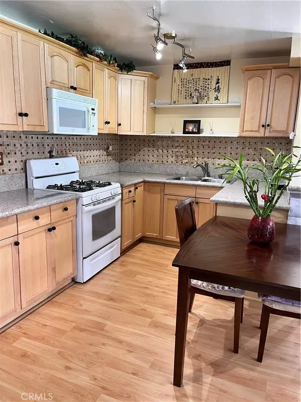 Lawndale, CA 90260,4633 Marine AVE #107