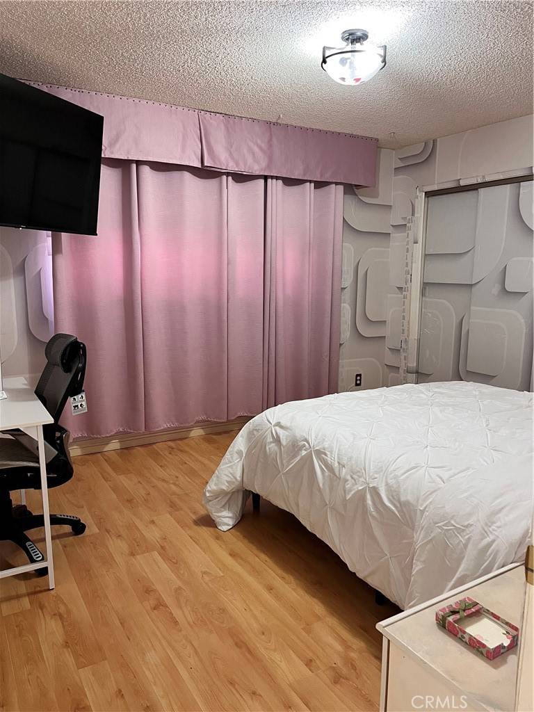 Lawndale, CA 90260,4633 Marine AVE #107