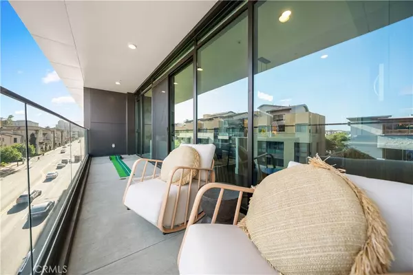 Pasadena, CA 91101,709 E Walnut ST #415