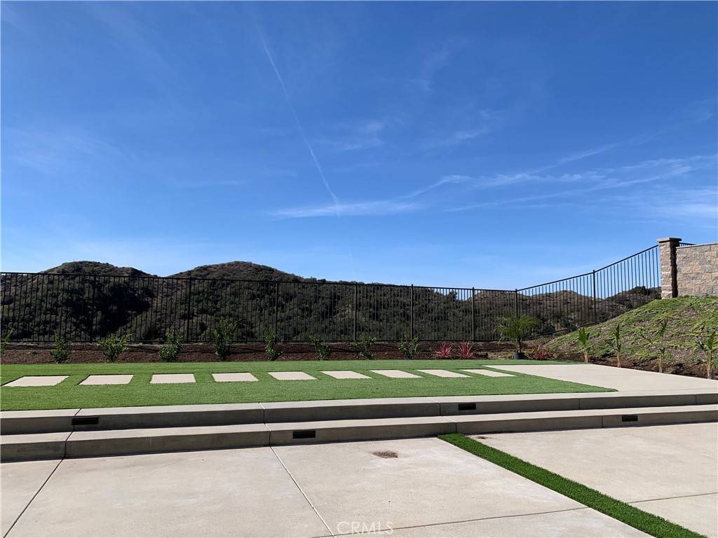 Silverado, CA 92676,18431 Boulder blf