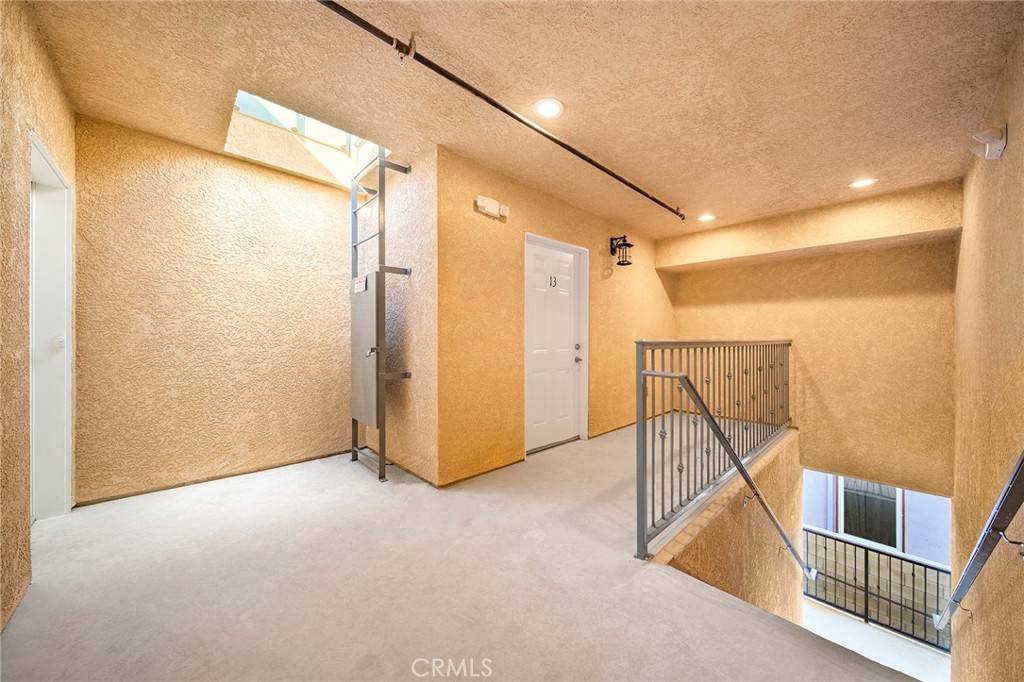 Los Angeles, CA 90032,5639 N Huntington DR #9