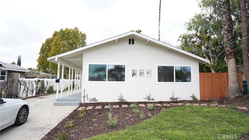 521 W 3rd ST, San Dimas, CA 91773