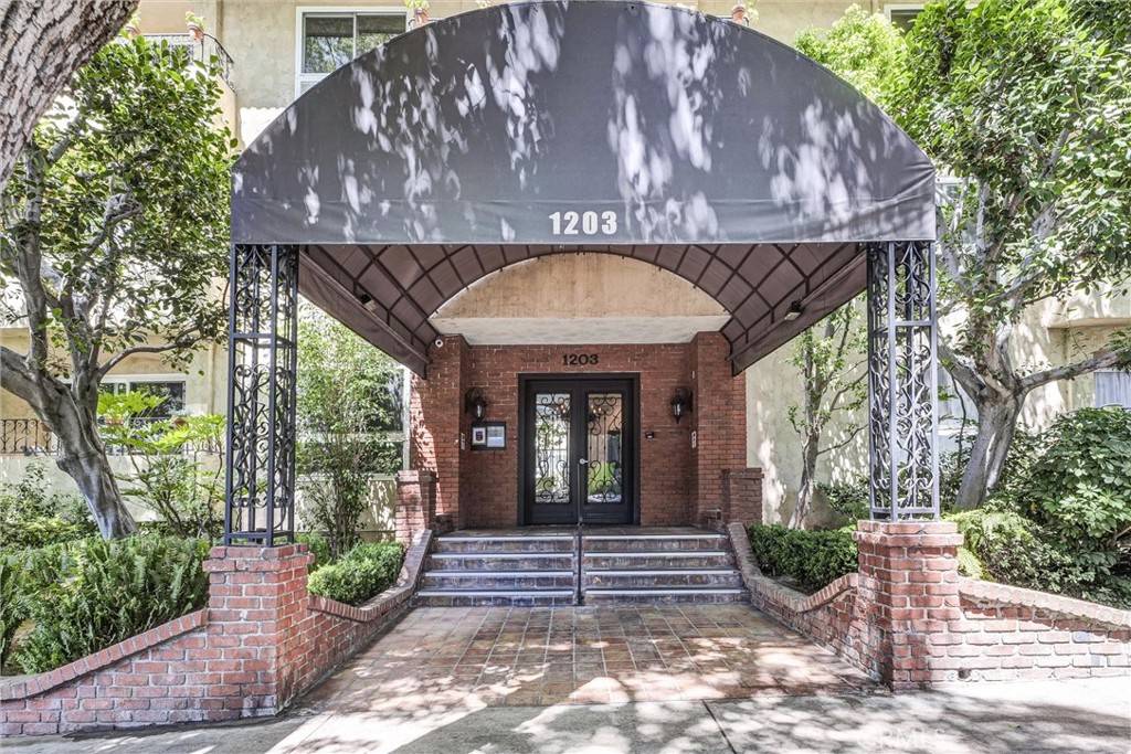 West Hollywood, CA 90069,1203 N Sweetzer AVE #215