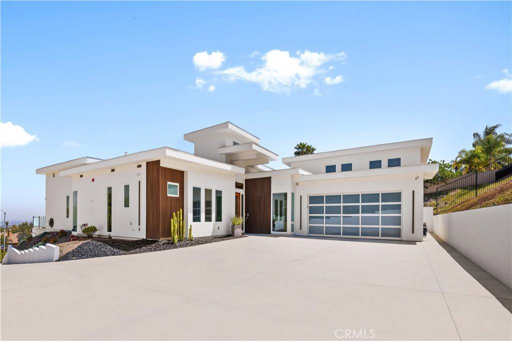 1270 W Chase DR, Corona, CA 92882