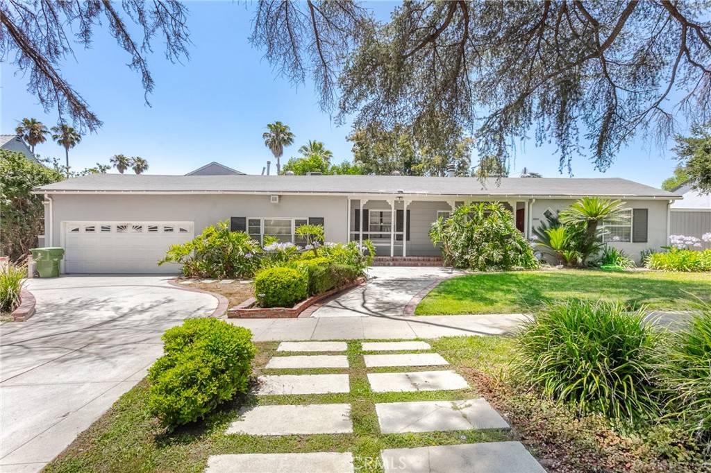 Granada Hills, CA 91344,10915 White Oak AVE