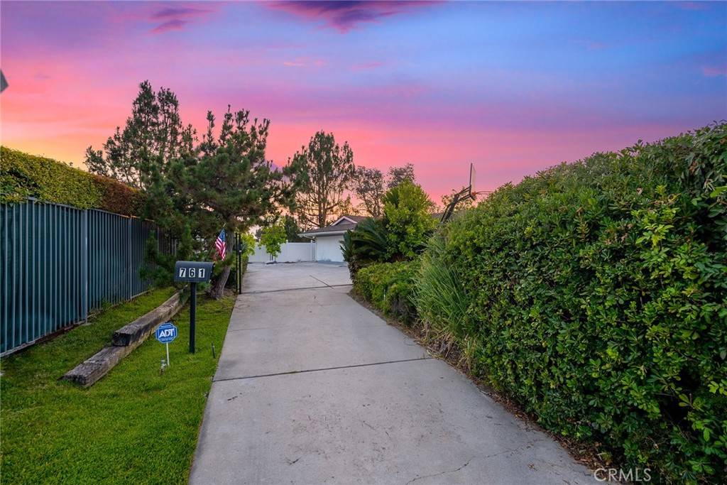 La Habra, CA 90631,761 W Country Hills DR