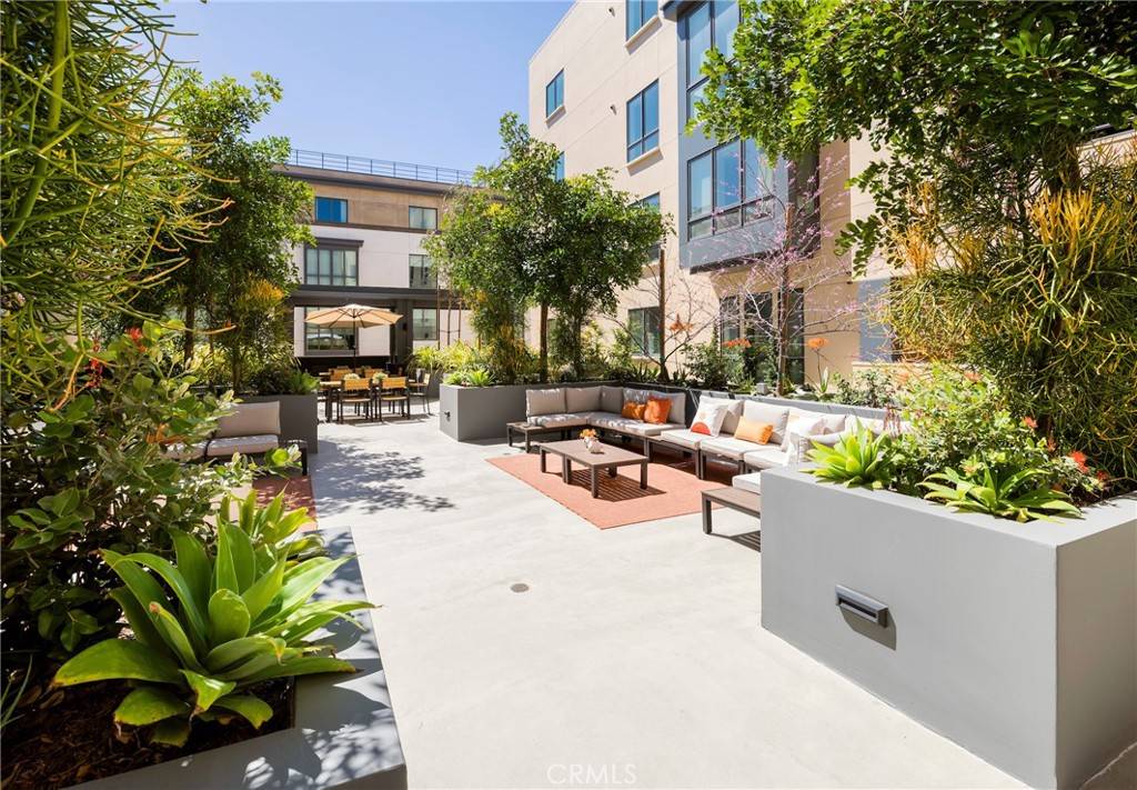 Pasadena, CA 91101,39 S Los Robles #4019