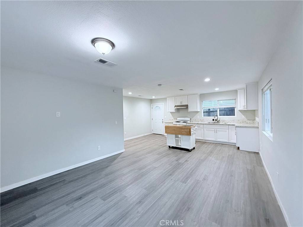 Upland, CA 91784,512 W 21st ST #B