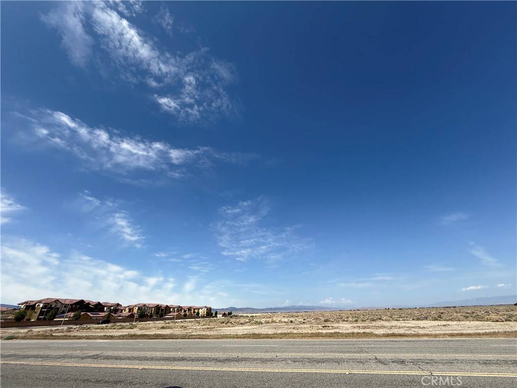 30 Avenue H, Lancaster, CA 93536