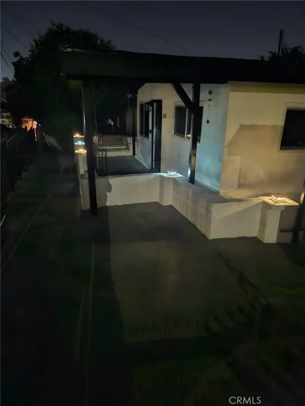 Los Angeles, CA 90042,1048 Dexter ST