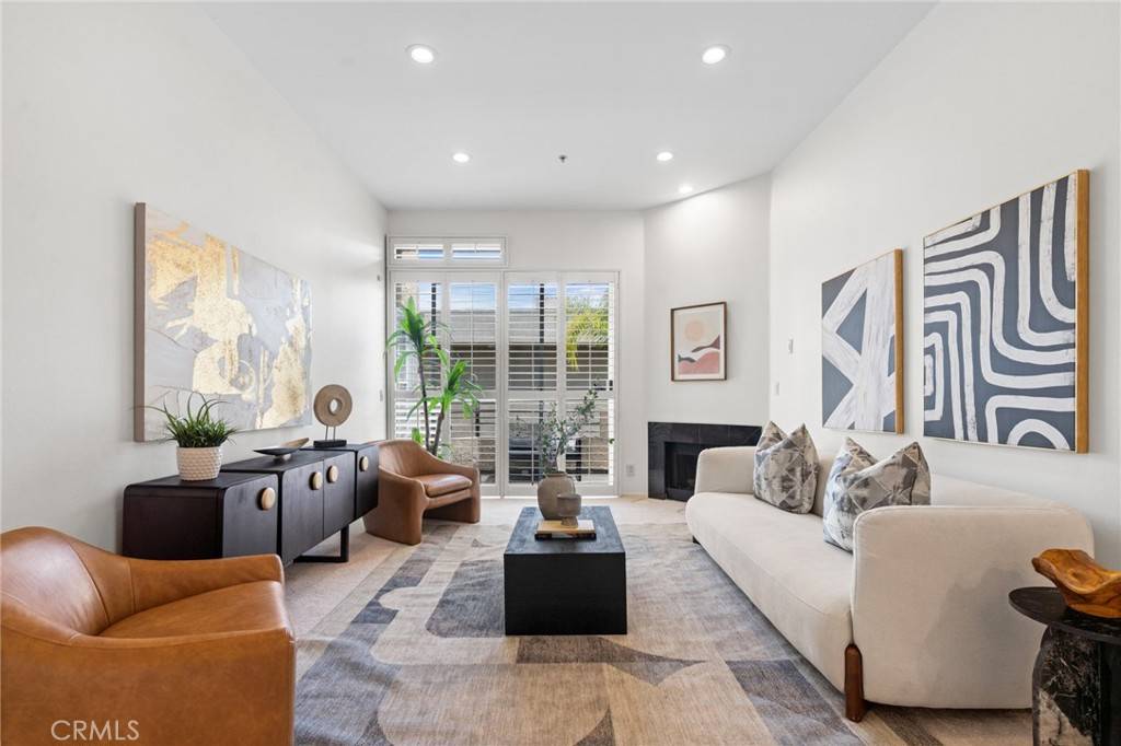 Los Angeles, CA 90034,3561 Clarington Avenue #310