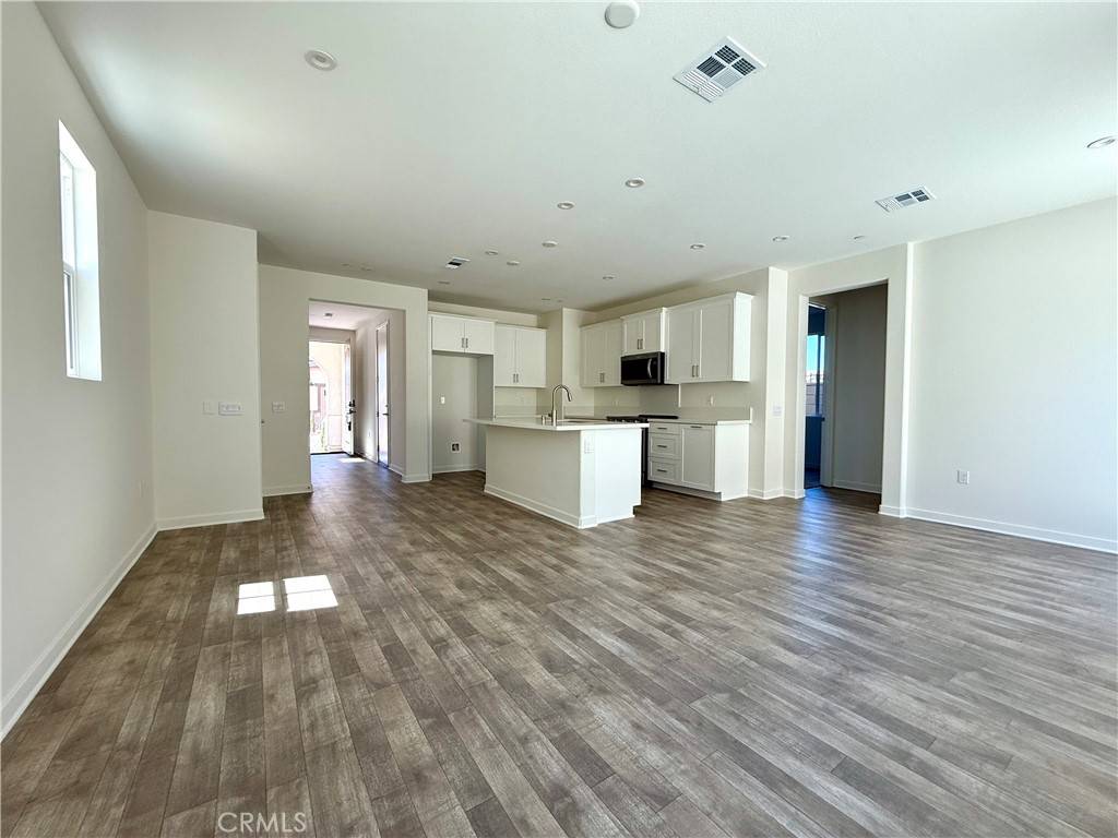Fontana, CA 92336,16062 Jaegar Ln