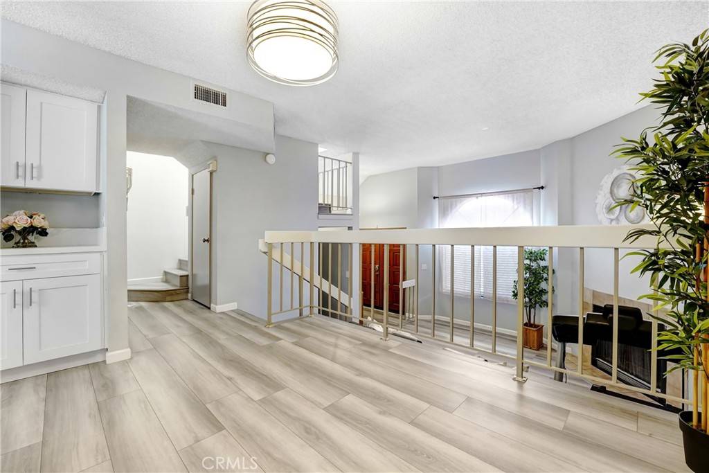 Alhambra, CA 91801,2620 W Grand AVE #E
