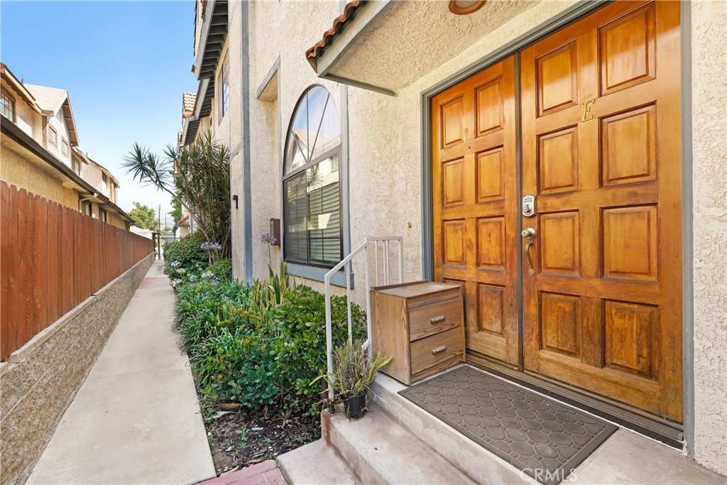 Alhambra, CA 91801,2620 W Grand AVE #E