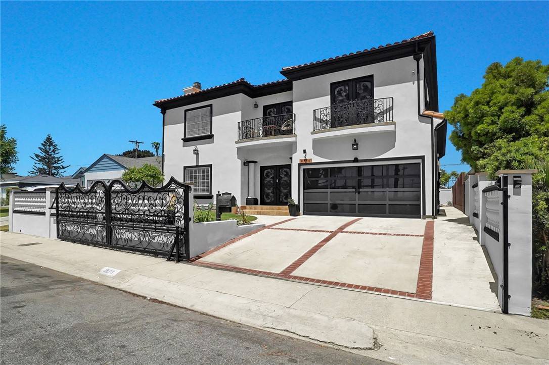 8906 Yorktown AVE, Los Angeles, CA 90045