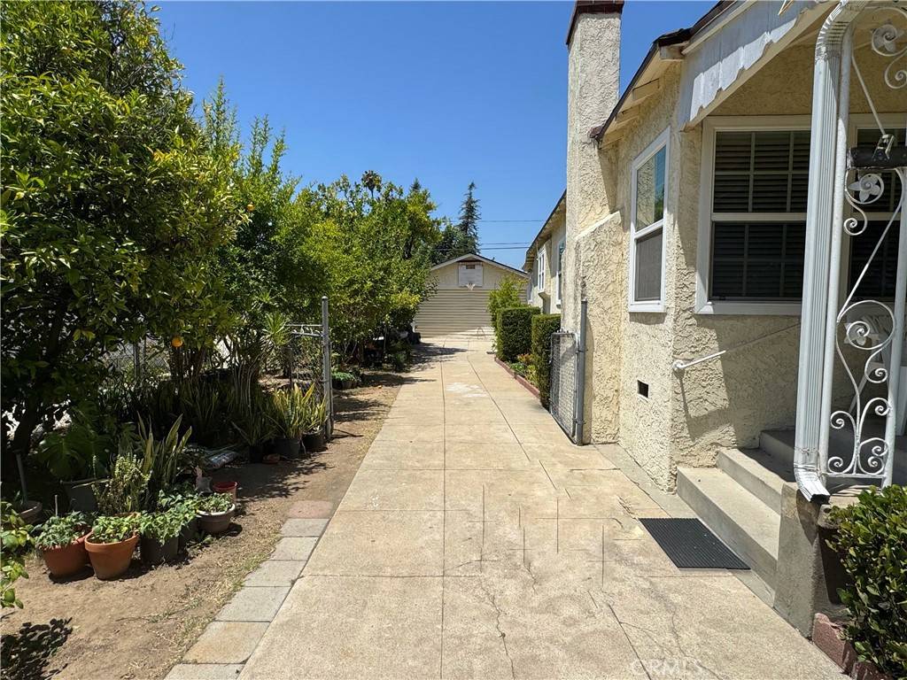 Alhambra, CA 91801,917 N Olive AVE