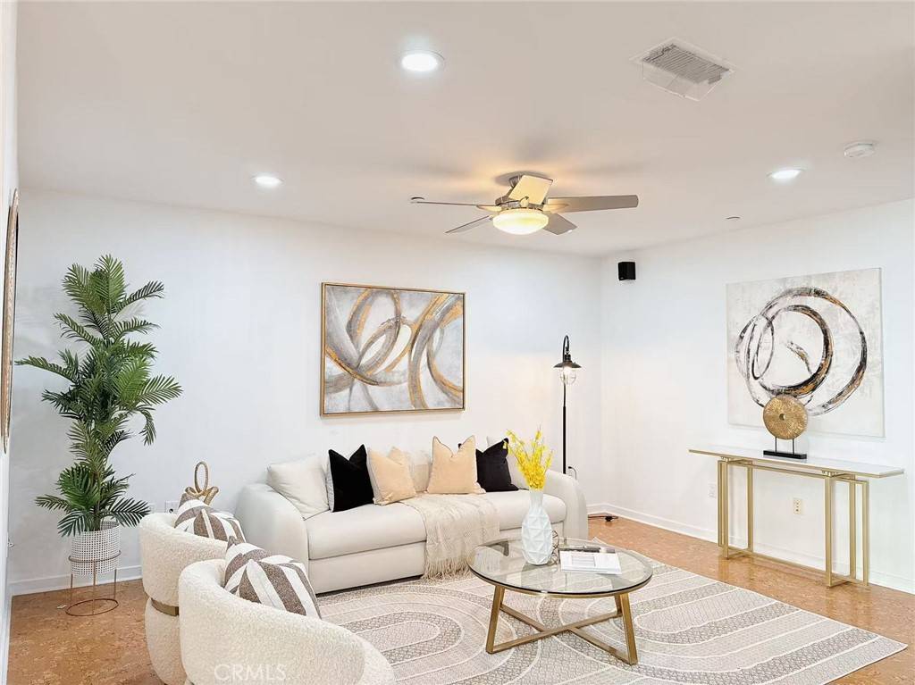 Irvine, CA 92612,21 Gramercy #313