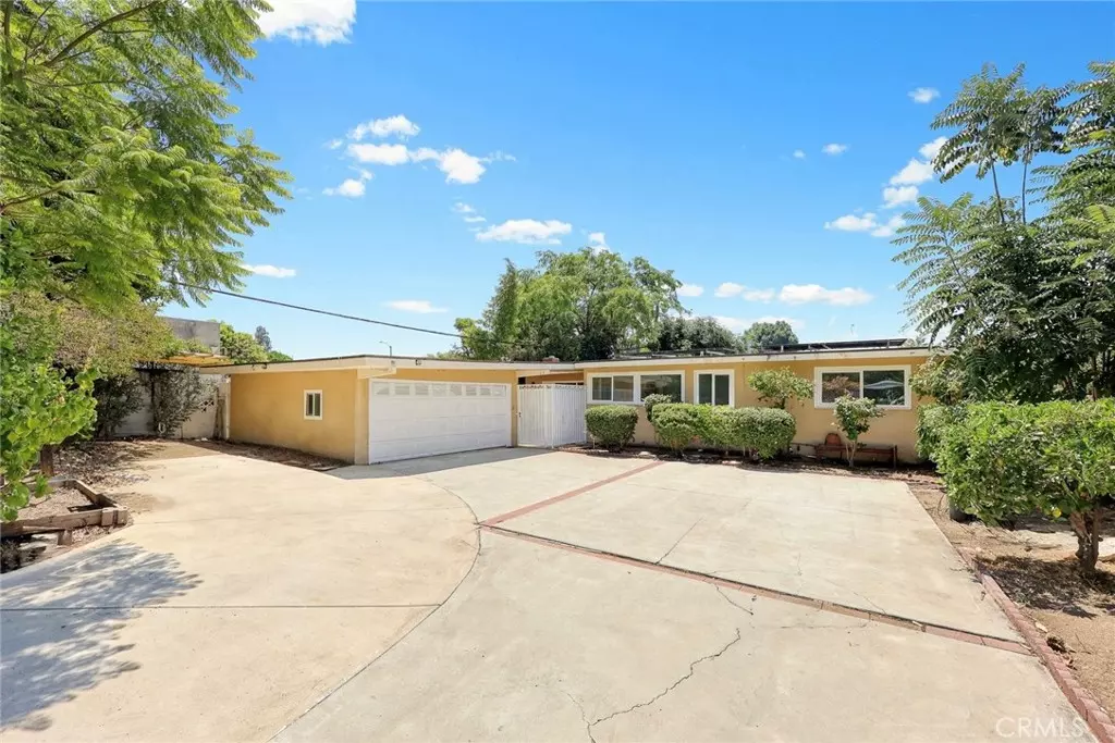 Glendora, CA 91740,802 W Bagnall ST