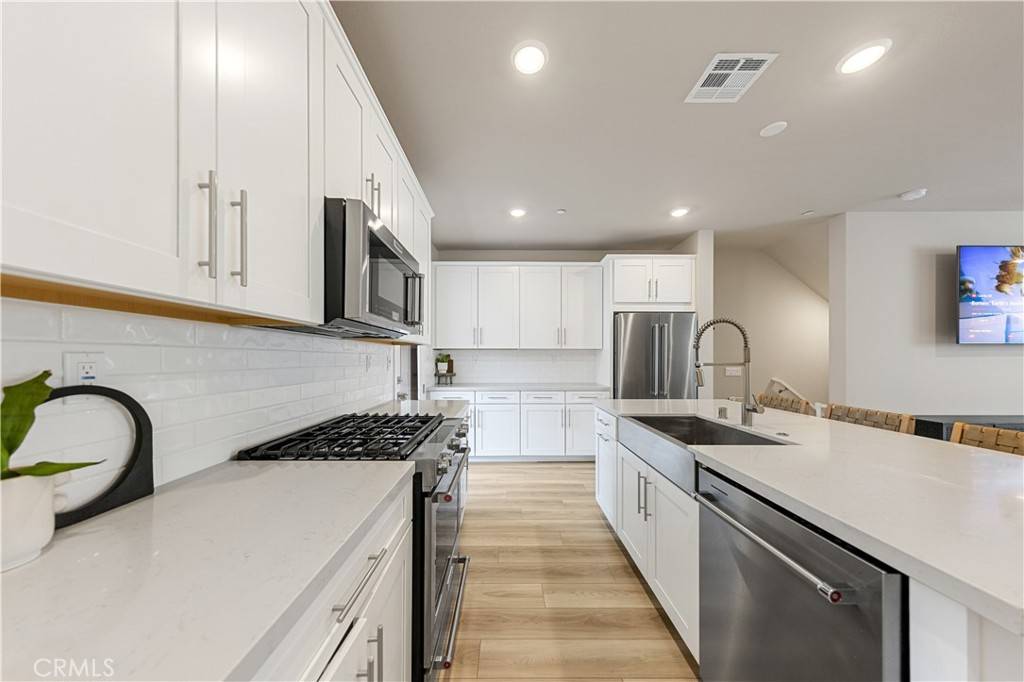 San Pedro, CA 90732,1484 Sunrise Ln.