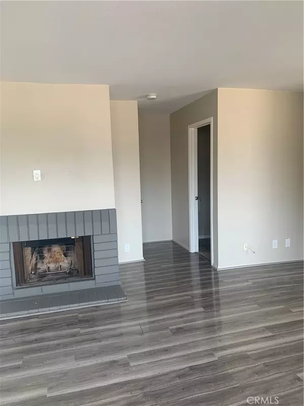 Los Alamitos, CA 90720,10852 Walnut ST #9