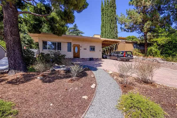 La Crescenta, CA 91214,3953 Santa Carlotta