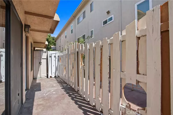 Los Angeles, CA 90024,10687 Wilkins AVE #1
