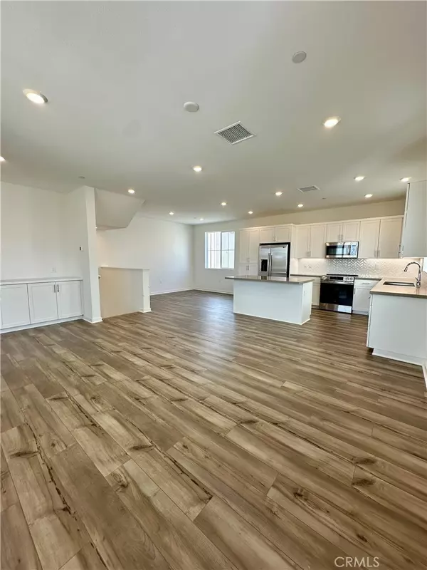 Eastvale, CA 92880,5974 Altyn