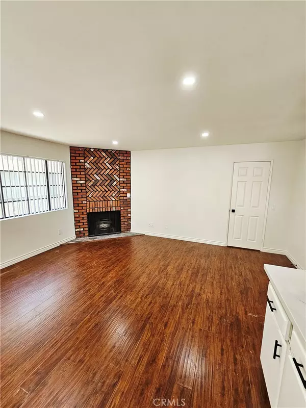 440 W Dryden #A, Glendale, CA 91202