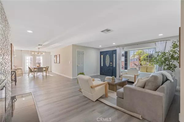 La Crescenta, CA 91214,2747 El Caminito